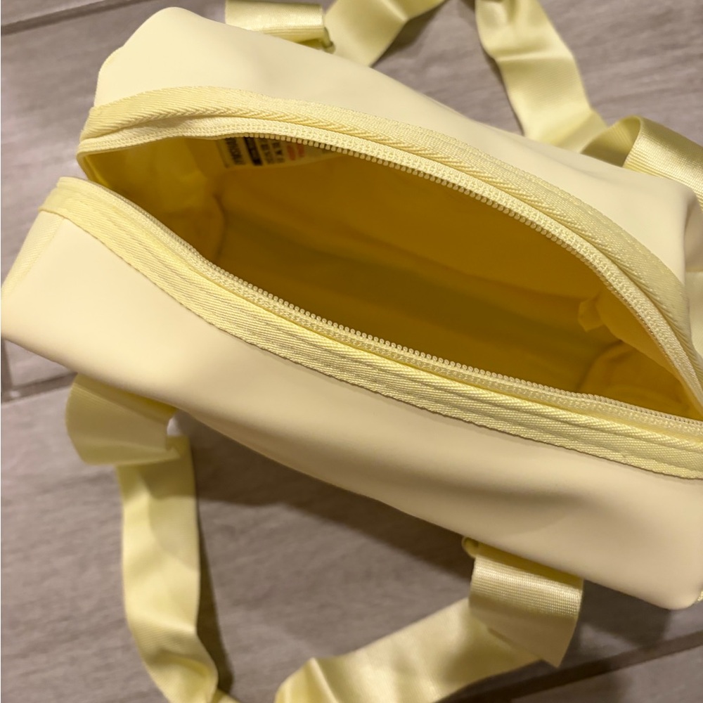 Gymshark Women’s Refresh Yellow Everyday Mini Gym Bag Pastel Yellow NEW - Picture 7 of 8